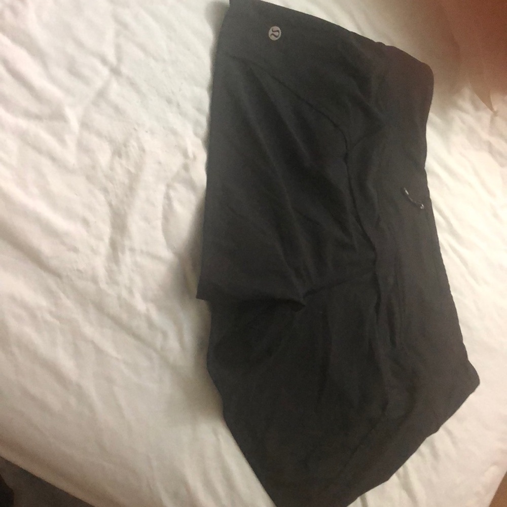 Lululemo shorts size 8 never worn